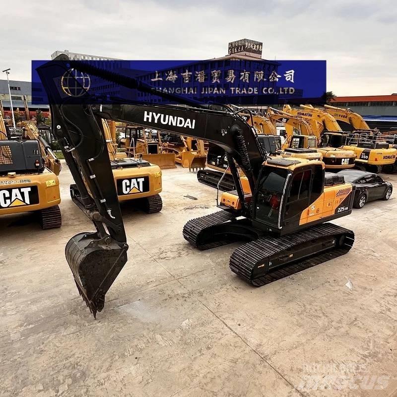 Hyundai R225 حفارات زحافة