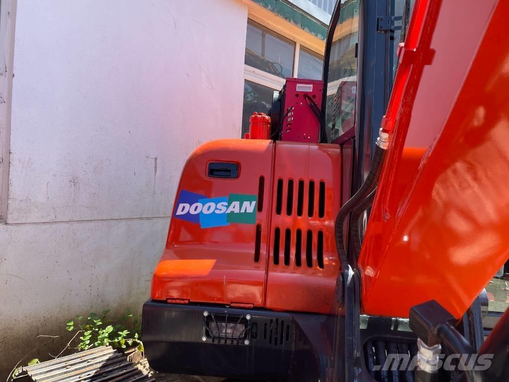 Doosan DX 60 حفارات زحافة
