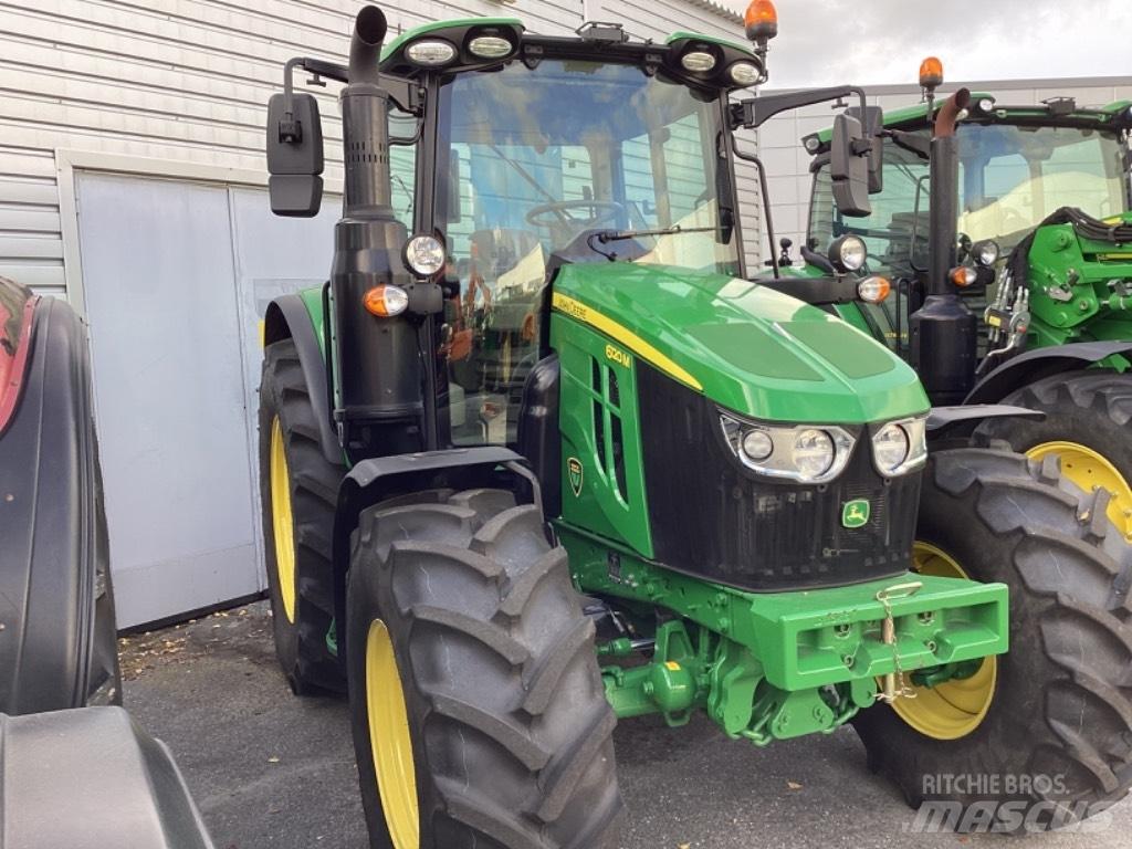 John Deere 6120M الجرارات