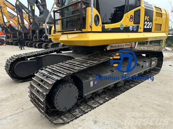 Komatsu PC 220-8 حفارات زحافة