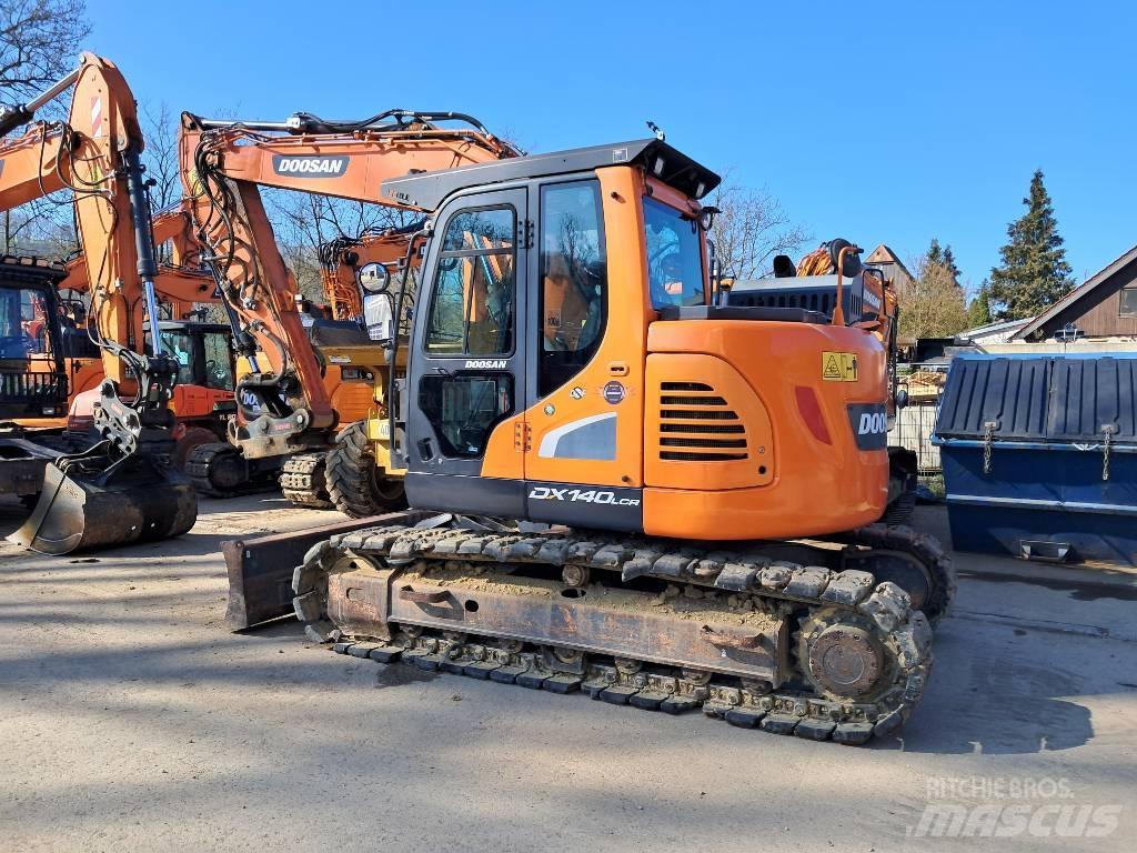Develon DX 140 LCR-5 حفارات زحافة