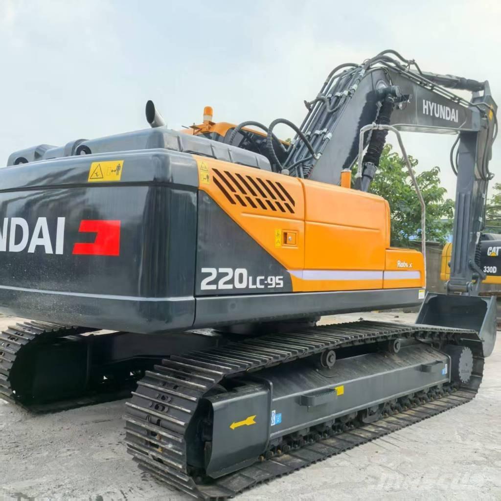 Hyundai r220lc-9s حفارات وسط 7 طن - 12 طن