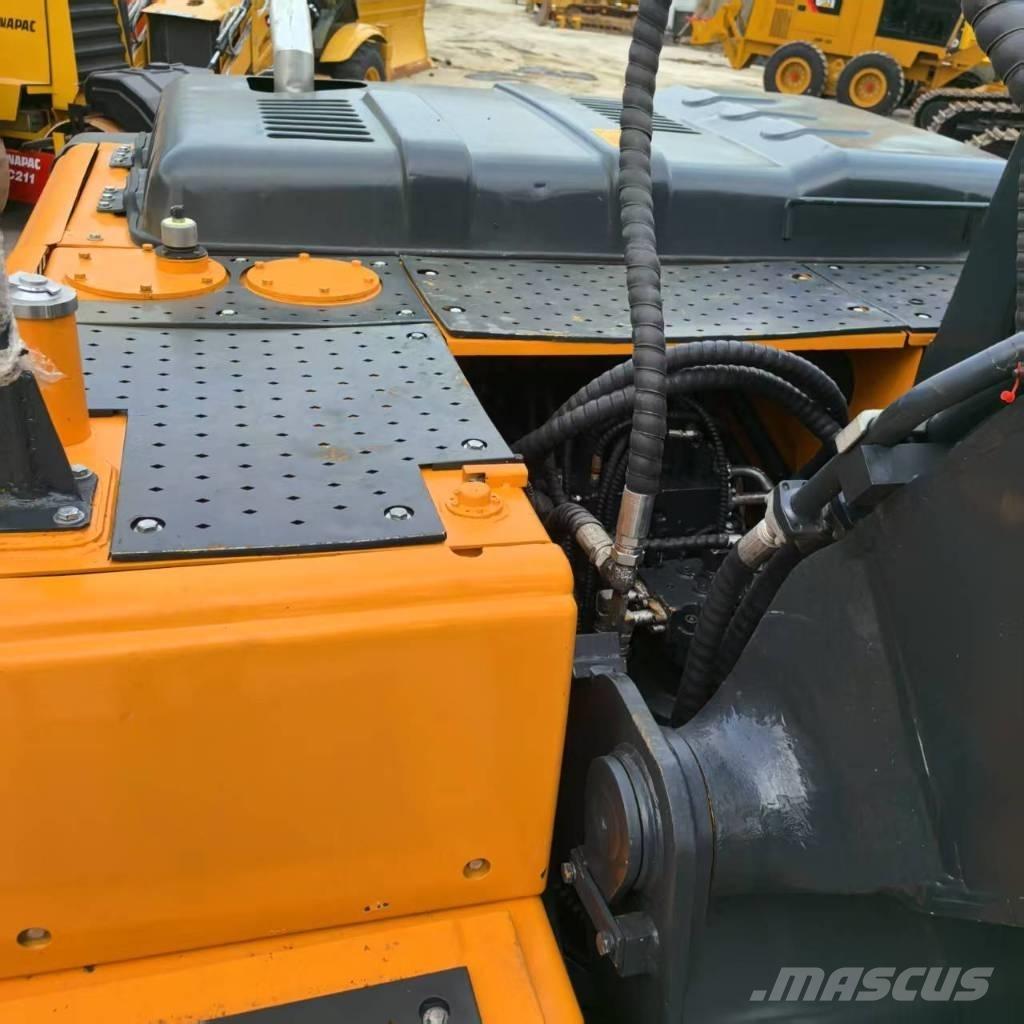 Hyundai r220lc-9s حفارات وسط 7 طن - 12 طن