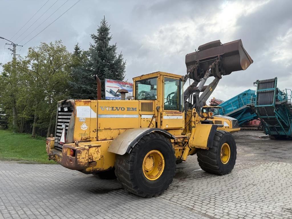 Volvo L 120 لوادر بعجل