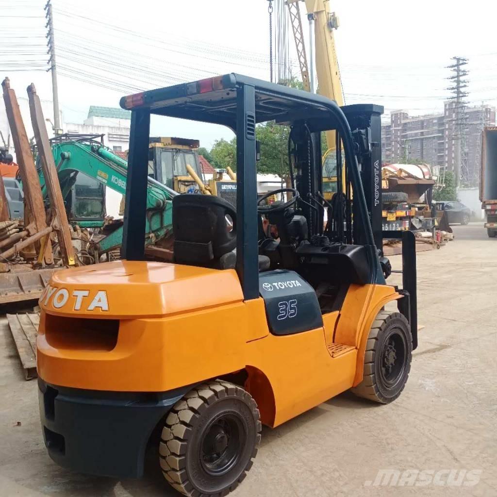 Toyota FD 35 شاحنات الديزل