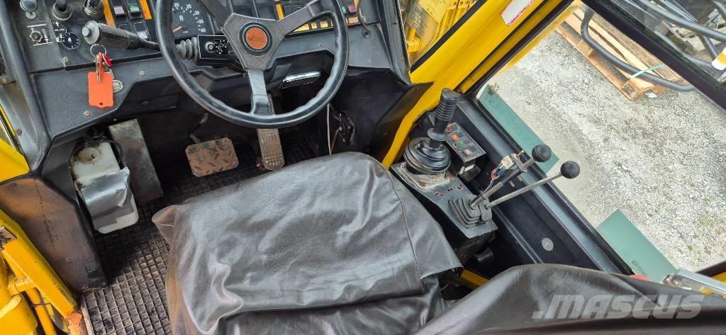 Wille 645 لوادر بعجل