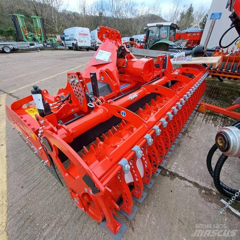 Kuhn HR3030 الكاسحات وقلابات التربة ذات المحركات