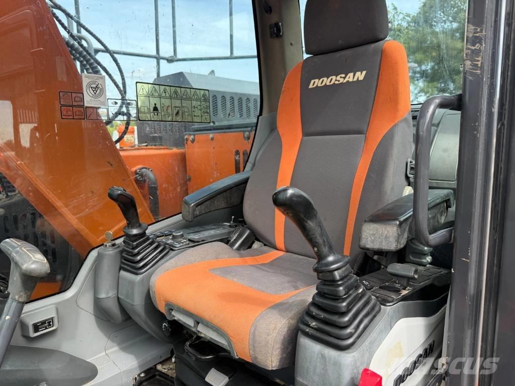 Doosan DX 140 LCR-5 حفارات زحافة
