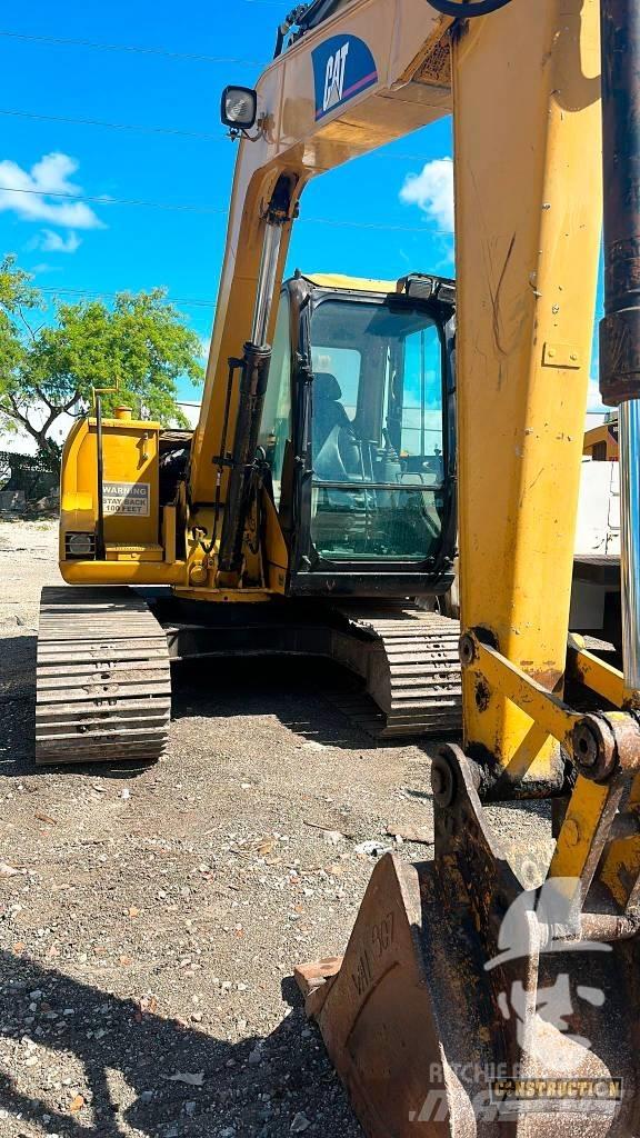 CAT 307 C حفارات زحافة