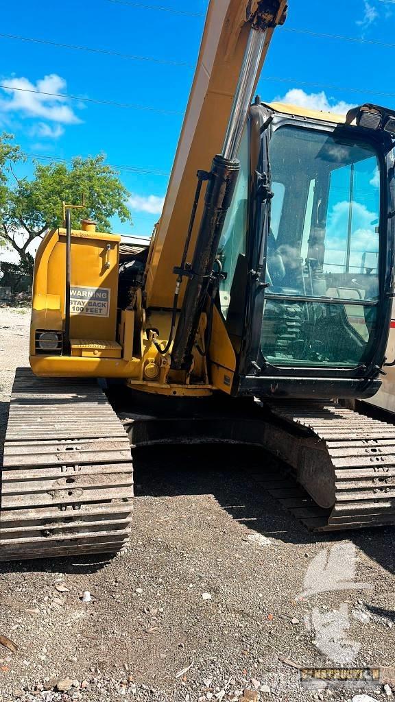 CAT 307 C حفارات زحافة