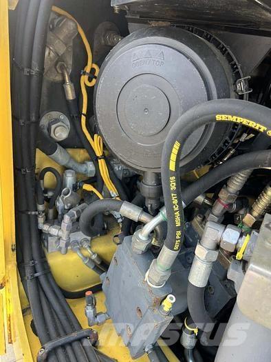 Bomag BW 161 AD-4 مداحل ثنائية الاسطوانة