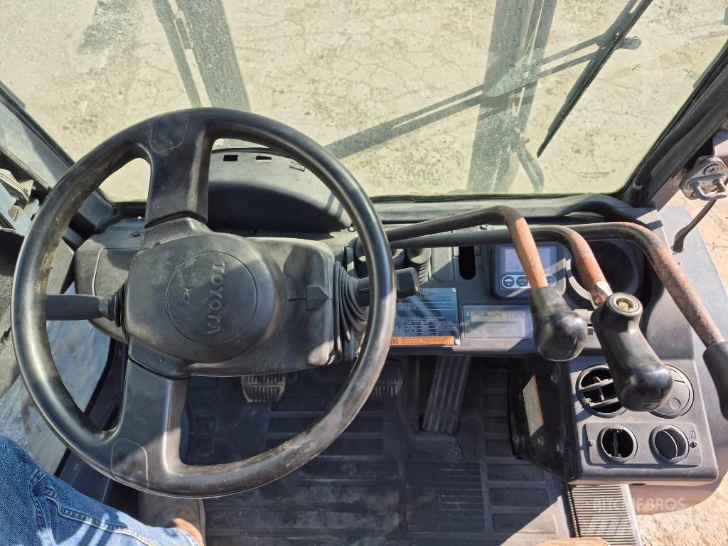 Toyota 8 FGU 30 شاحنات ذات رافعات شوكية - أخرى