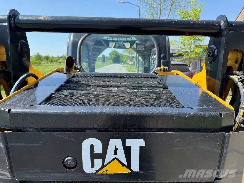 CAT 259D لوادر انزلاقية التوجيه