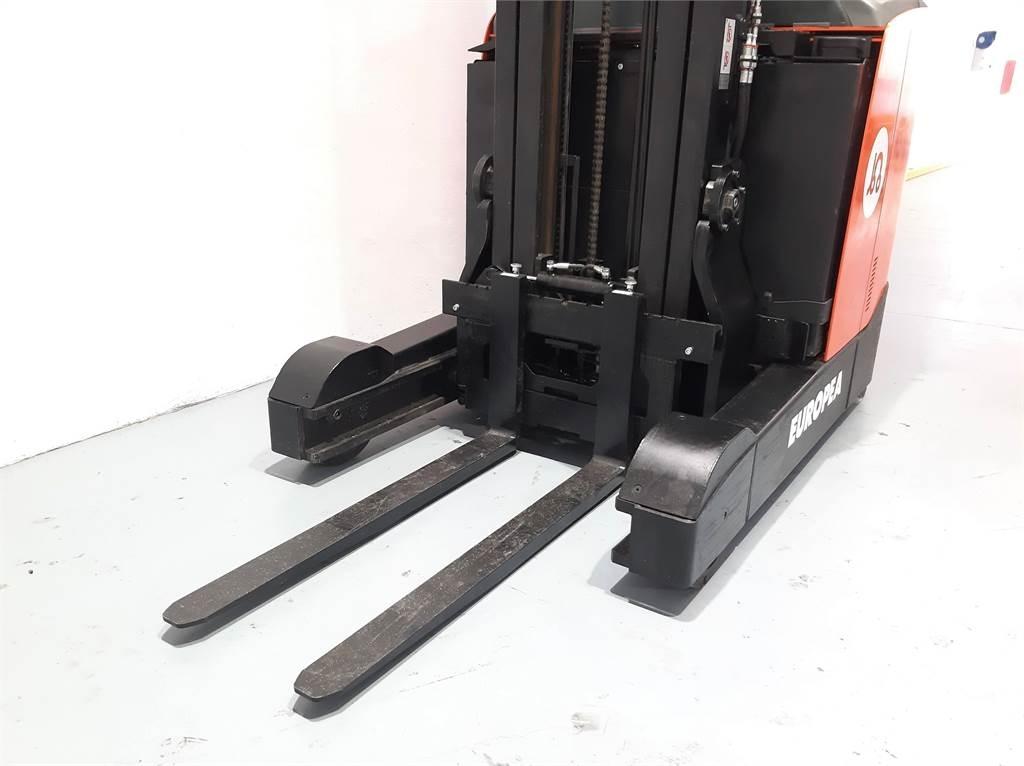 BT RRE 180 E شاحنة مناولة