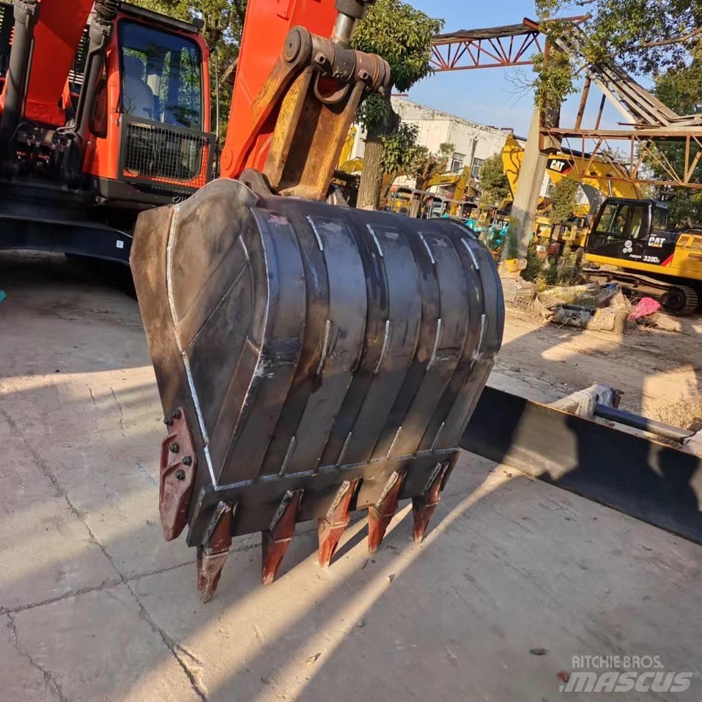 Doosan DX 225 LC حفارات زحافة