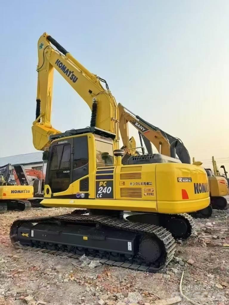 Komatsu PC 240 حفارات زحافة