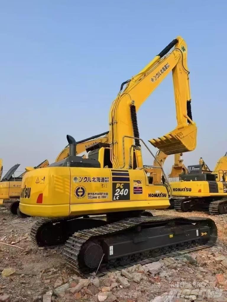 Komatsu PC 240 حفارات زحافة