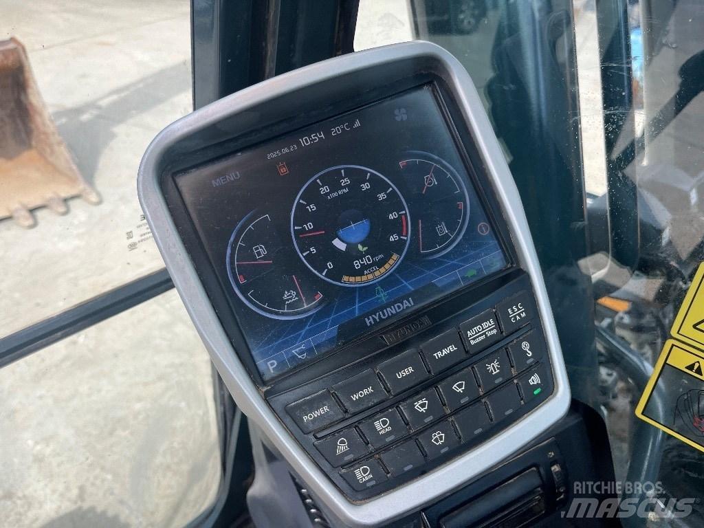 Hyundai HX220AL حفارات زحافة