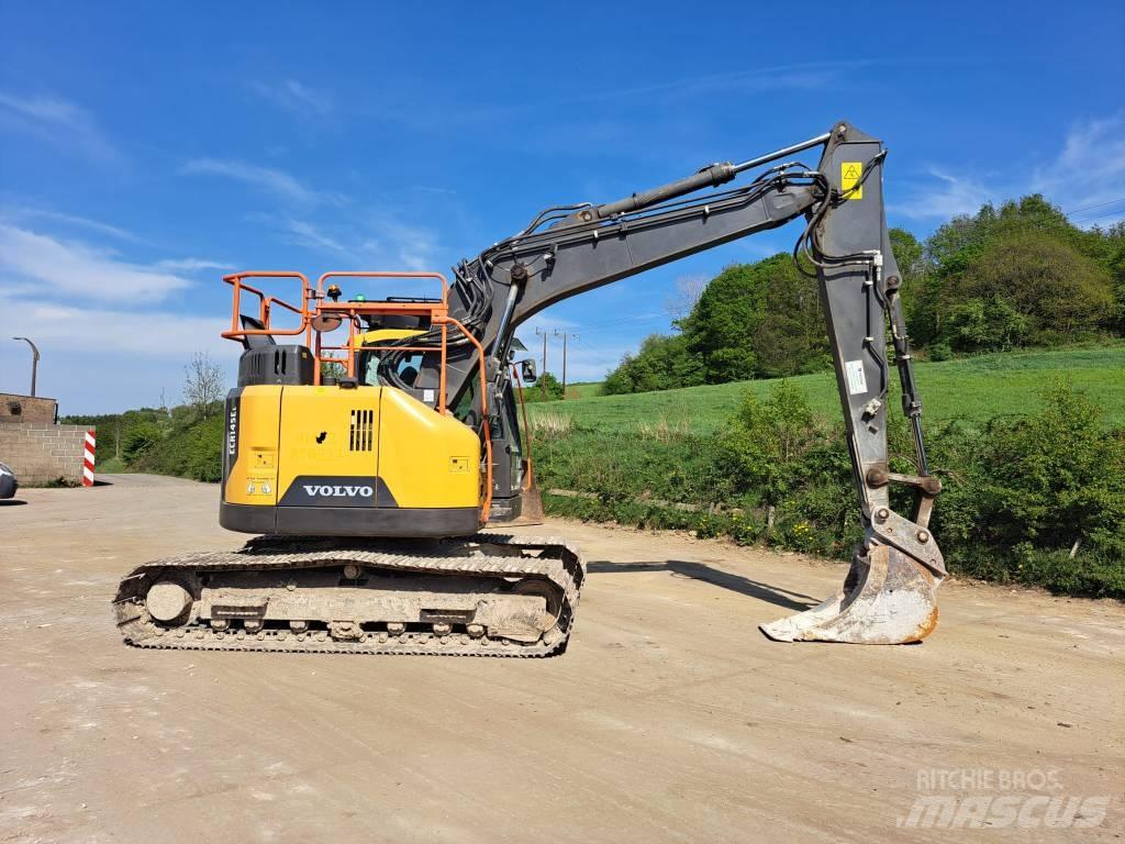 Volvo ECR 145 E حفارات زحافة