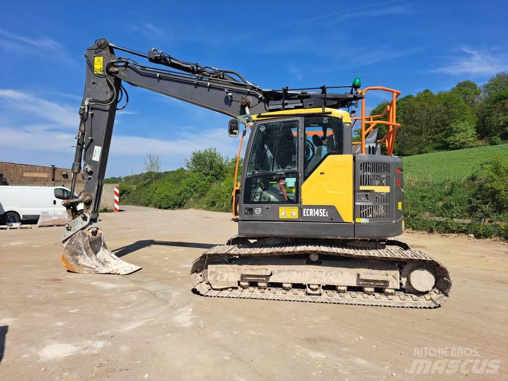 Volvo ECR 145 E حفارات زحافة