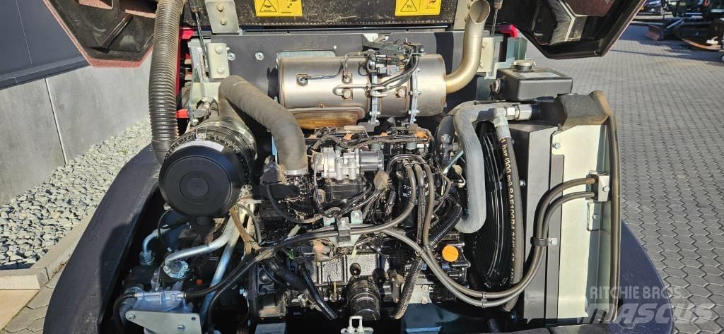 Yanmar V 80 لوادر بعجل