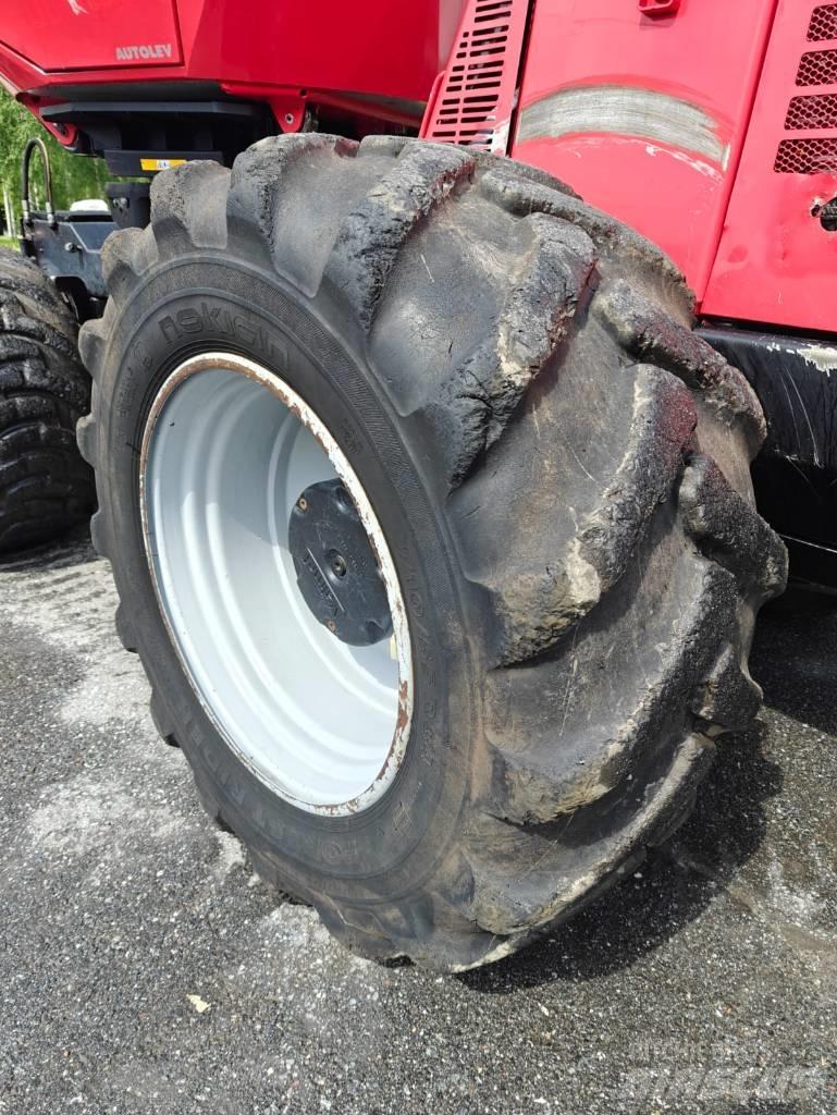 Komatsu 911.4 حصادات