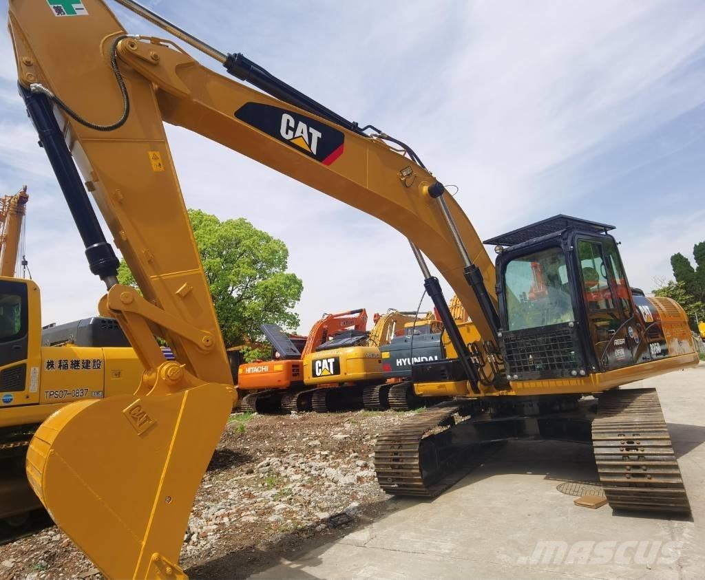 CAT 325 D حفارات زحافة
