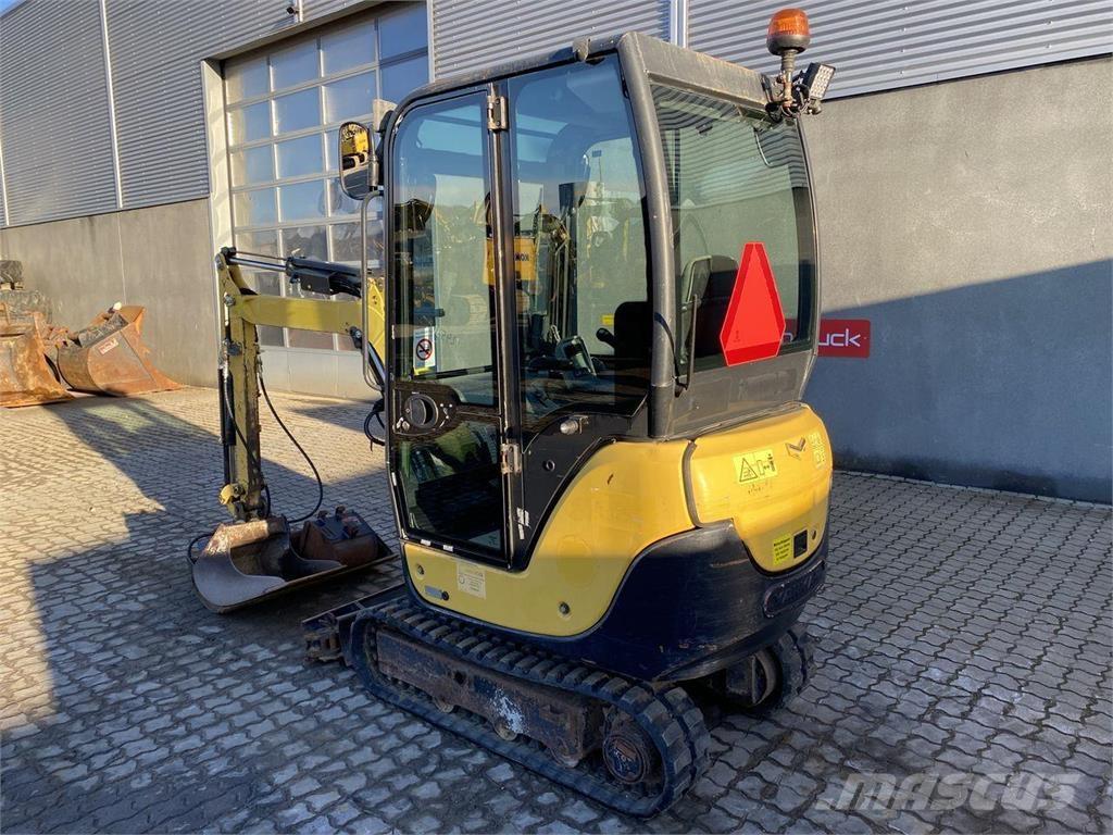 Yanmar SV18 حفارات بعجل