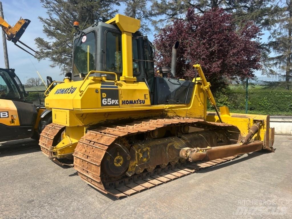 Komatsu D 65 PX-15 بلدوزرات مجنزرة