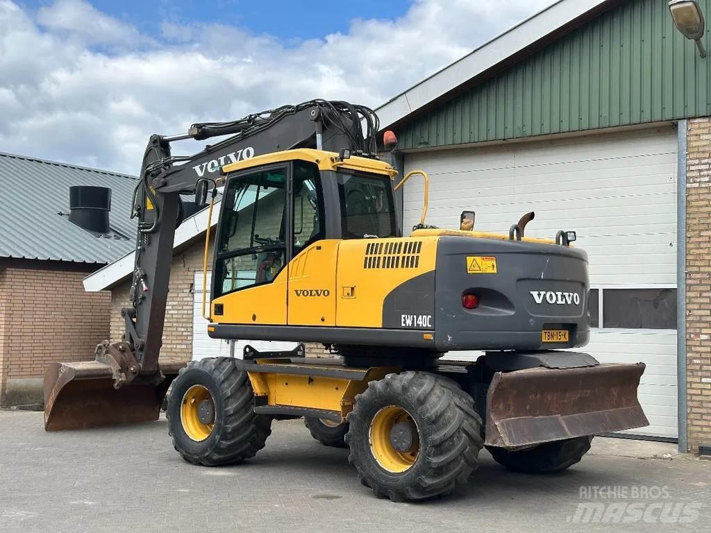 Volvo EW140C حفارات بعجل