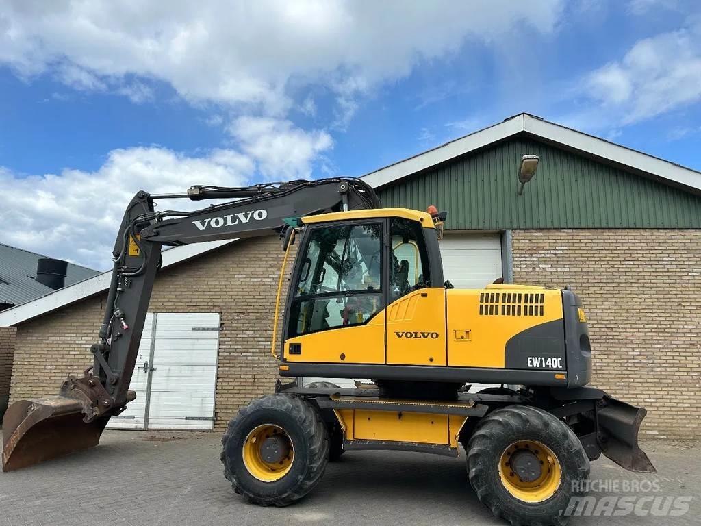 Volvo EW140C حفارات بعجل