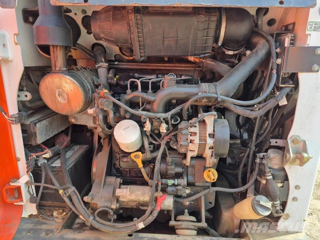 Bobcat S 450 لوادر انزلاقية التوجيه