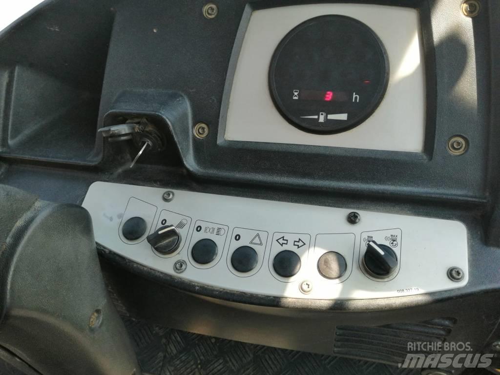 Bomag BW 177 D-4 مداحل أحادية الأسطوانة