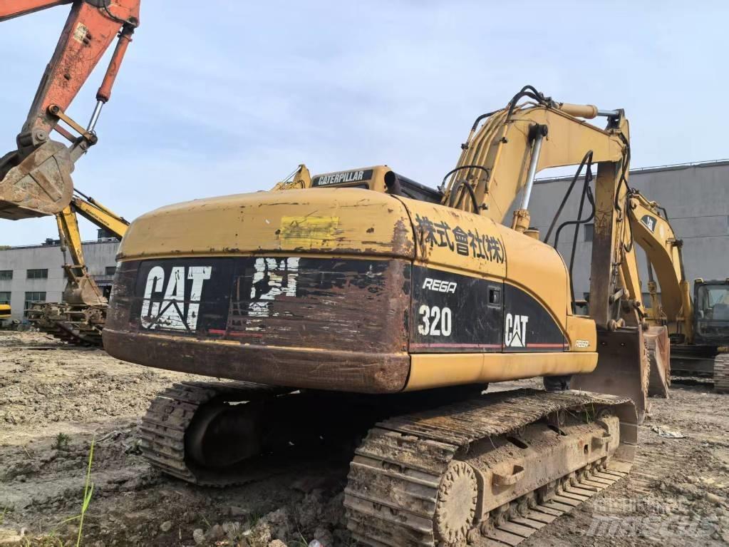CAT 320 C حفارات زحافة