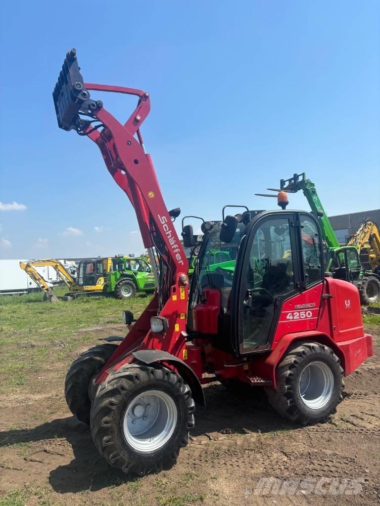 Schäffer 4250 لوادر صغيرة