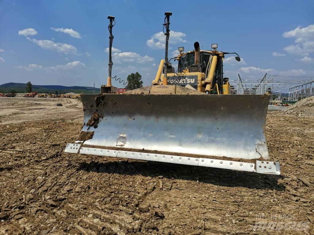 Komatsu D 65 PX-17 بلدوزرات مجنزرة