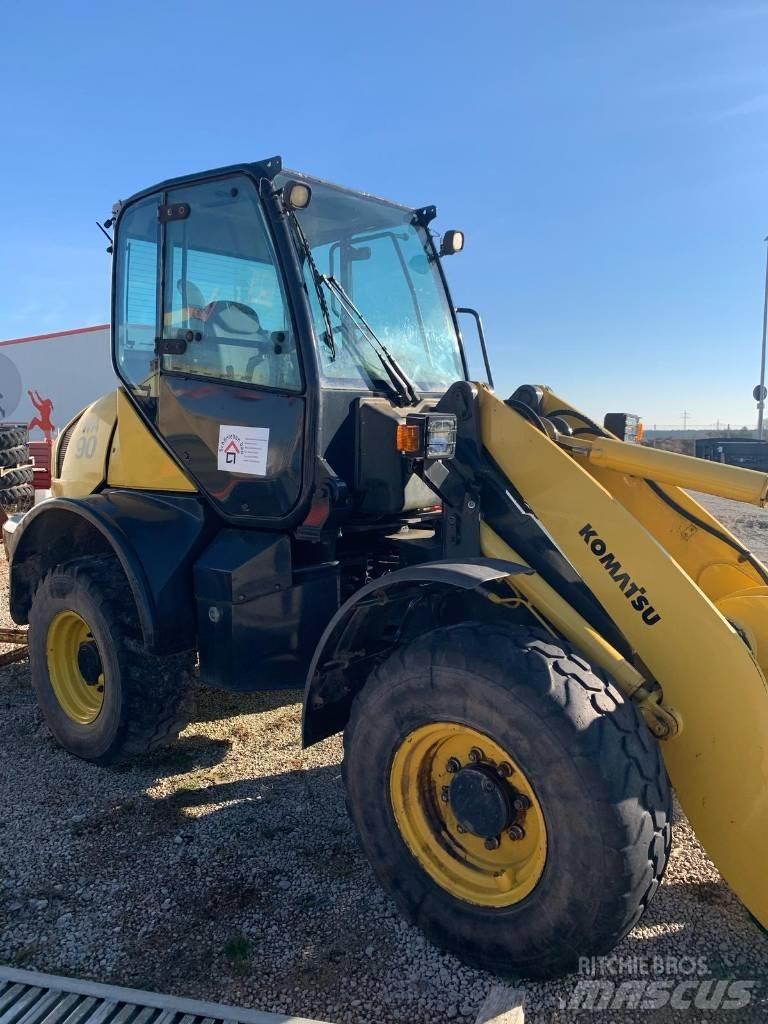 Komatsu WA 90-6 لوادر بعجل