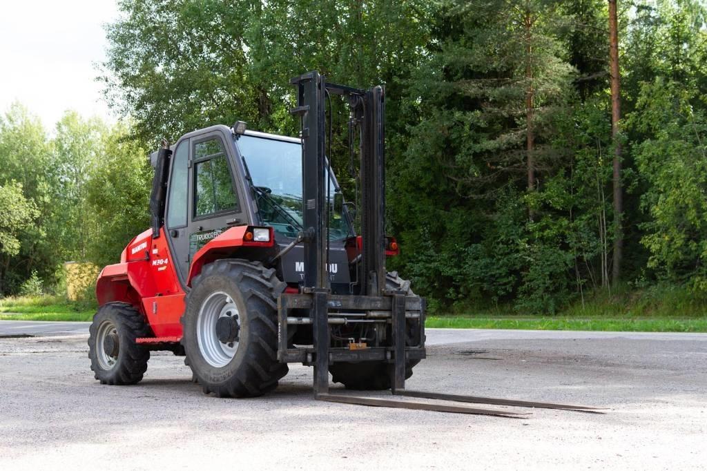Manitou M 30.4 شاحنات الطرق الوعرة