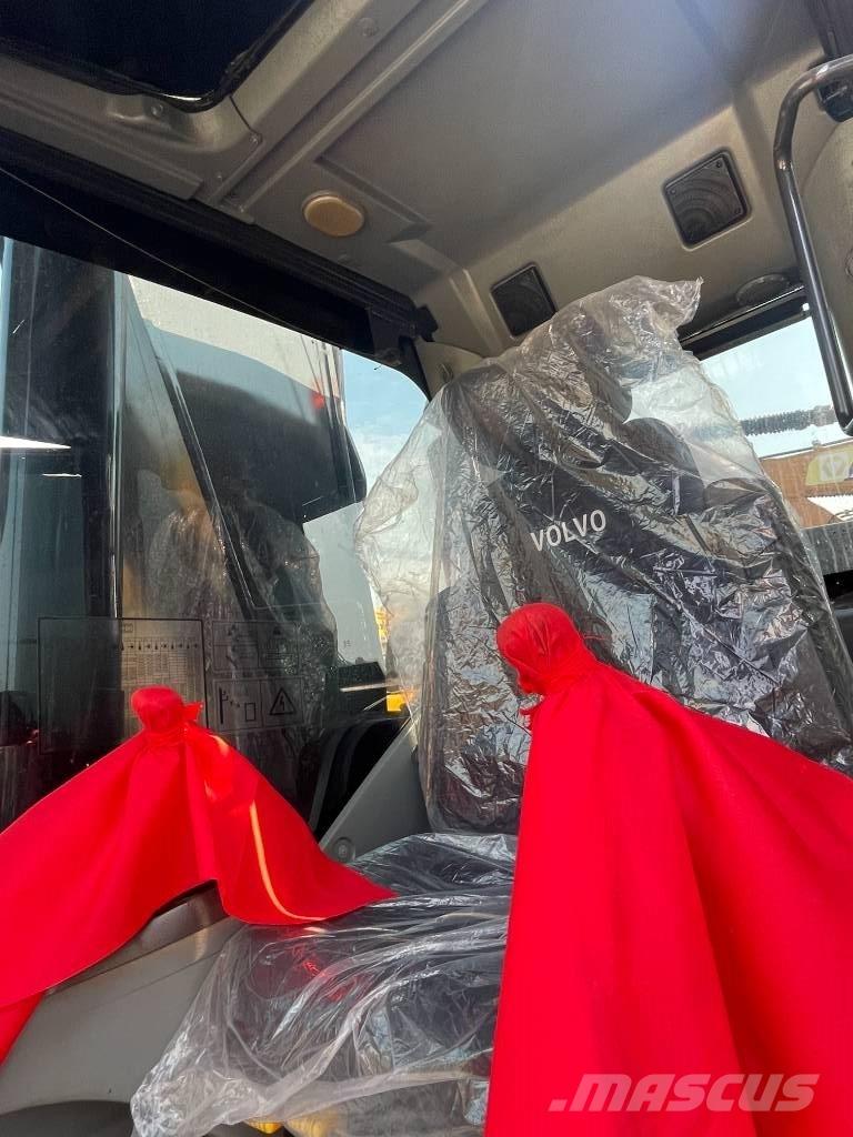 Volvo EC 380 D L حفارات زحافة