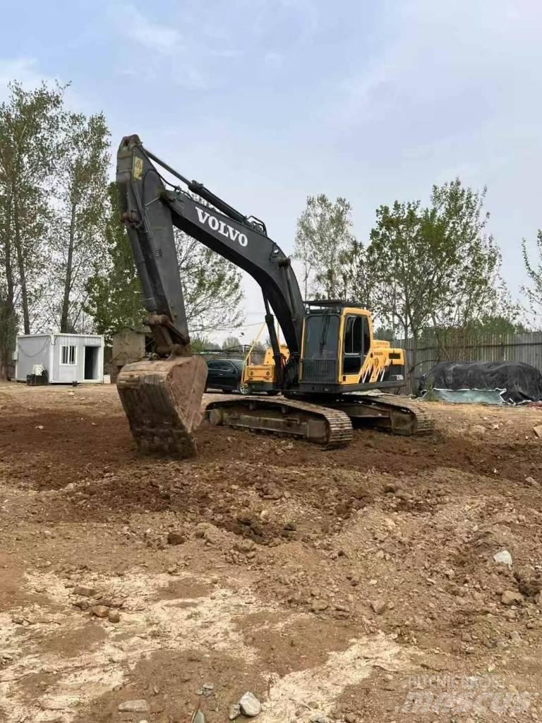 Volvo EC 240 حفارات زحافة