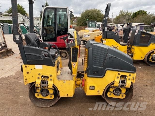 Bomag BW 80 ADH-5 مداحل ثنائية الاسطوانة