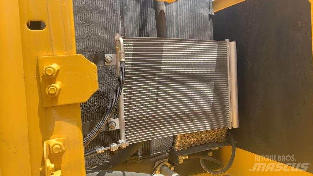 CAT PC200-8MO حفارات زحافة
