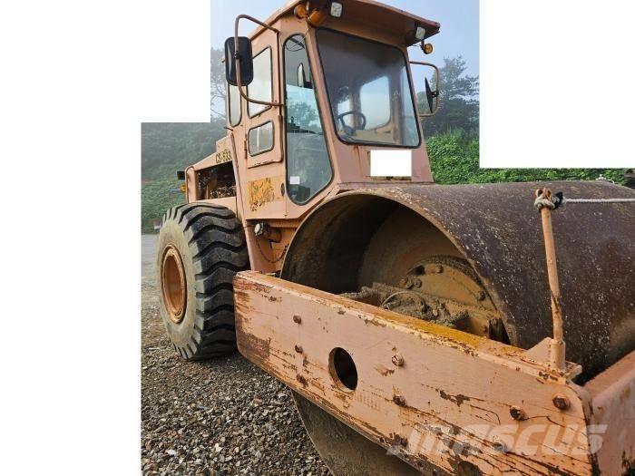CAT CS 533 C مداحل ثنائية الاسطوانة