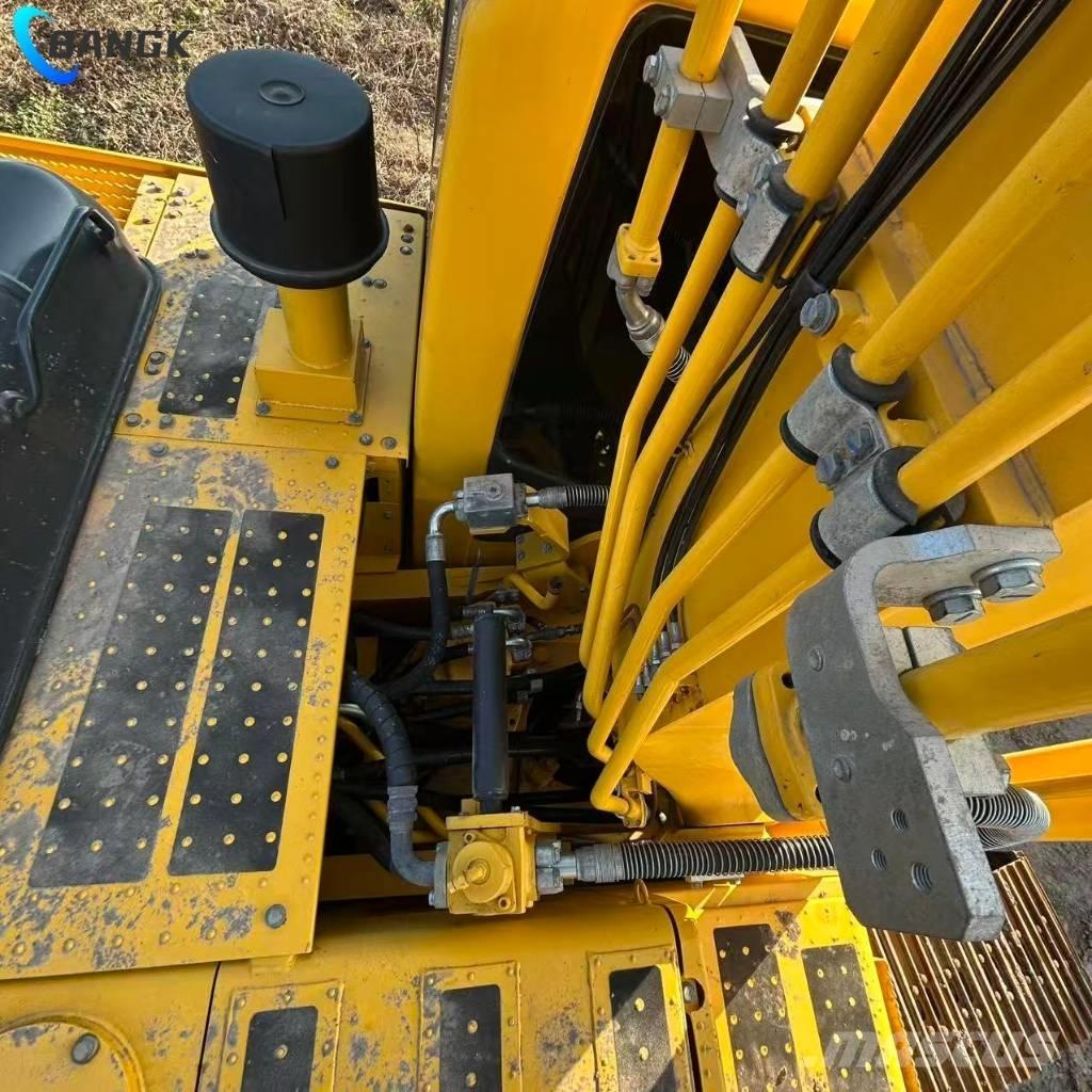 Komatsu PC 210 LC-8 حفارات زحافة