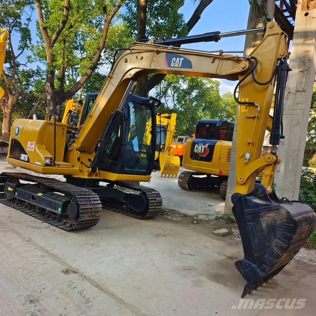CAT 307 D حفارات وسط 7 طن - 12 طن