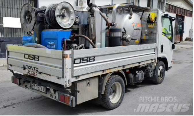 Isuzu N 1R 87A شاحنات ذات هيكل صندوقي