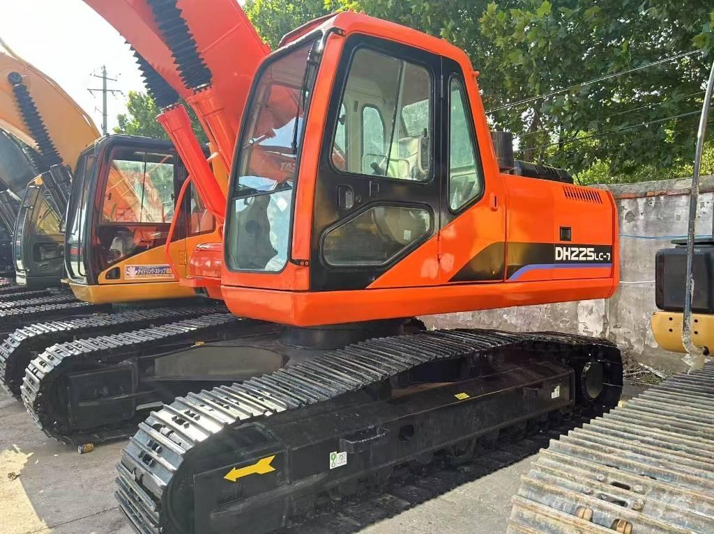 Doosan DH 225 LC-7 حفارات زحافة