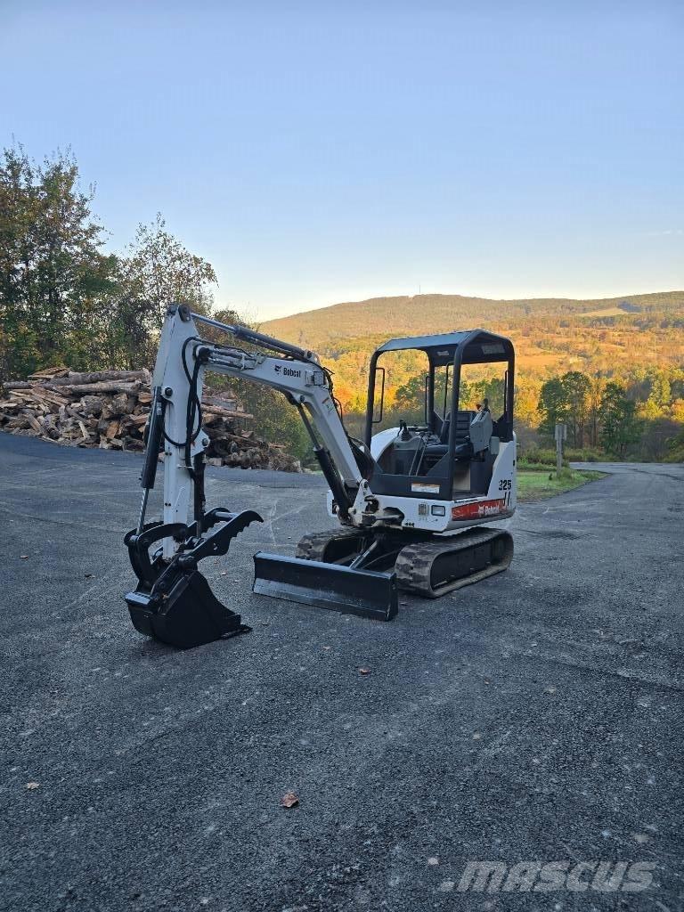 Bobcat 325 G حفارات صغيرة أقل من 7 طن (حفارات صغيرة)