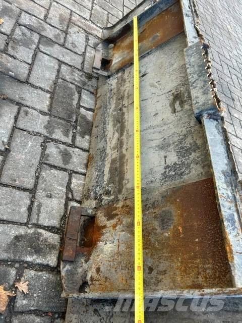 Bobcat bak CAT دلاء