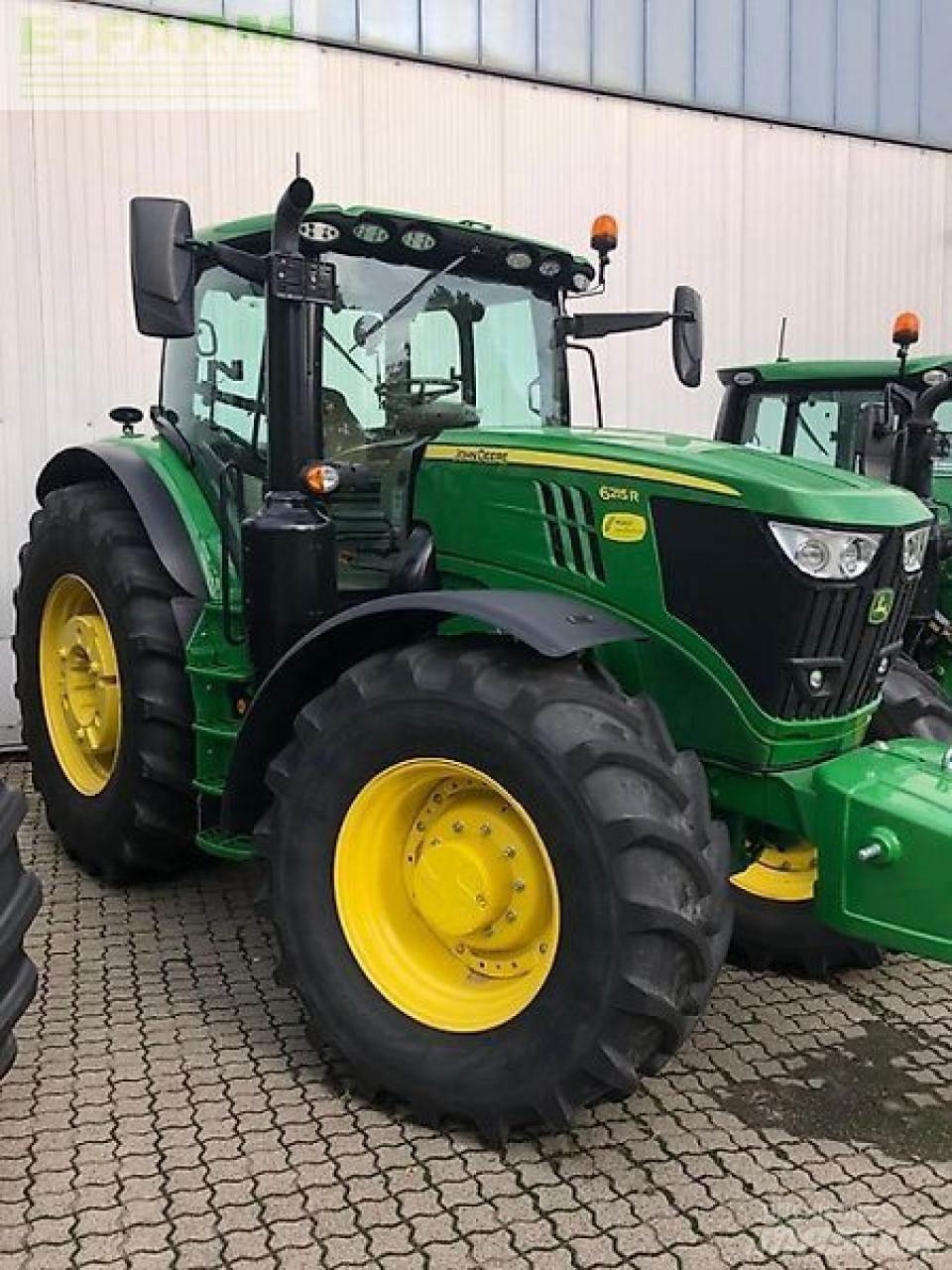 John Deere 6215r الجرارات